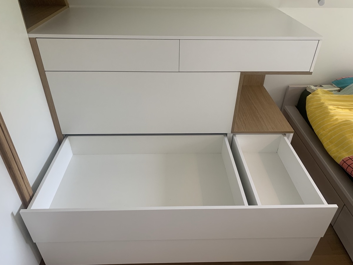 Inbouwkast met nachttafel — foto 3